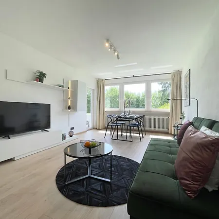 Mit Südterrasse In Seenähe