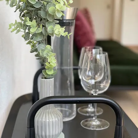 Mit Südterrasse In Seenähe Apartment *