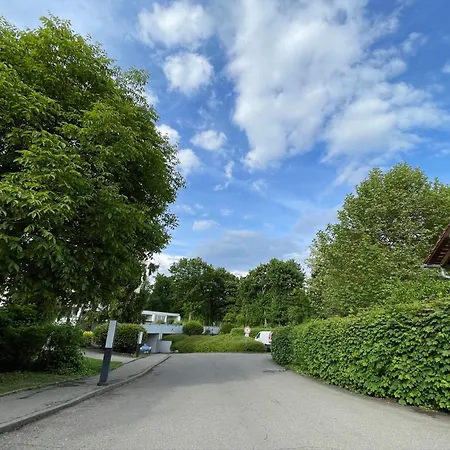 Mit Südterrasse In Seenähe Apartment